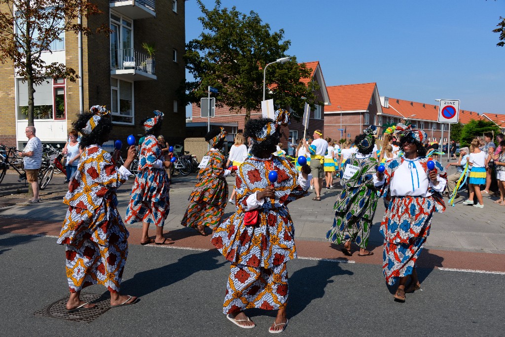 ../Images/Zomercarnaval Noordwijkerhout 092.jpg